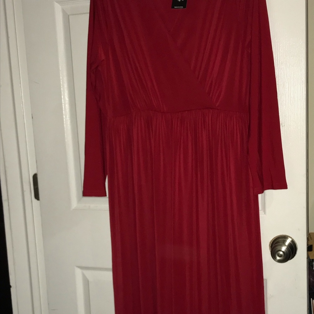 Lady in red stunner!- 2X